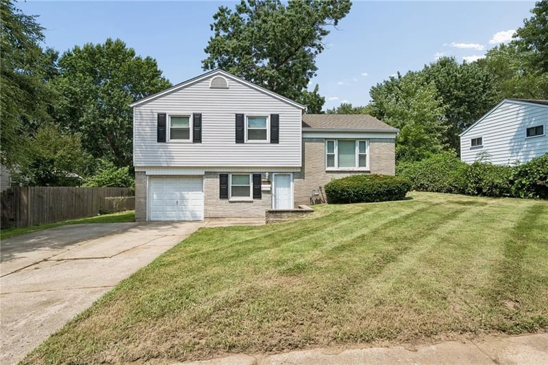 16412 E 32nd St S, Independence, MO 64055