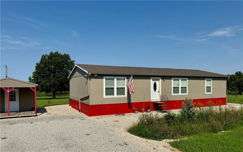 311 N 5th St, New Strawn, KS 66839
