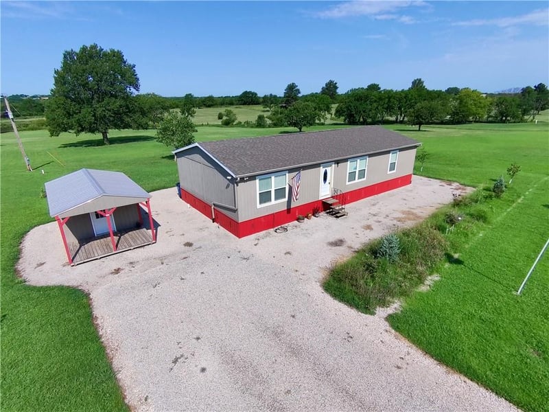 311 N 5th St, New Strawn, KS 66839