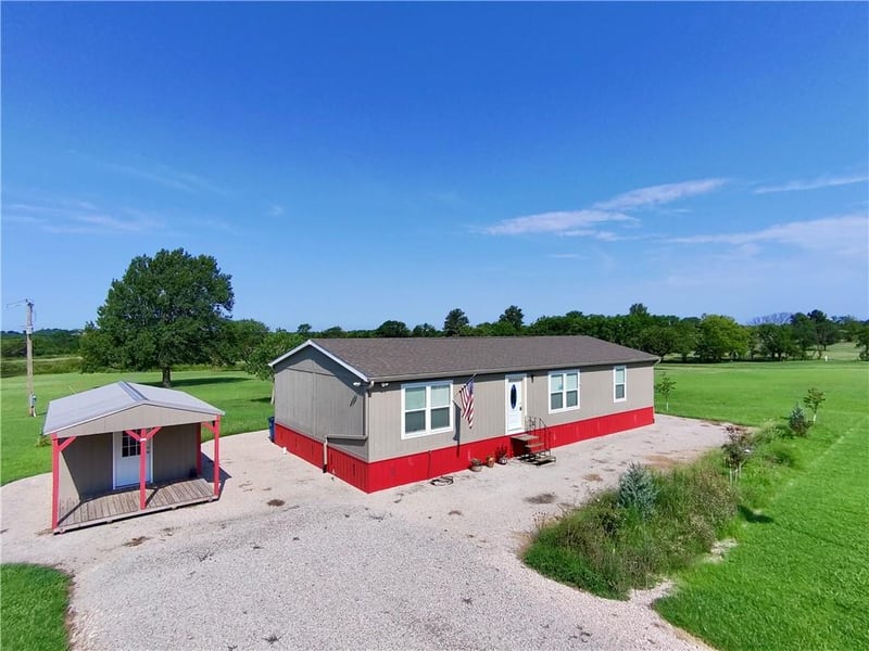 311 N 5th St, New Strawn, KS 66839