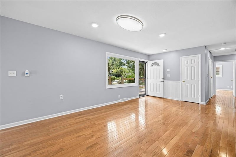 1402 SW Peggy Cir, Lee's Summit, MO 64081