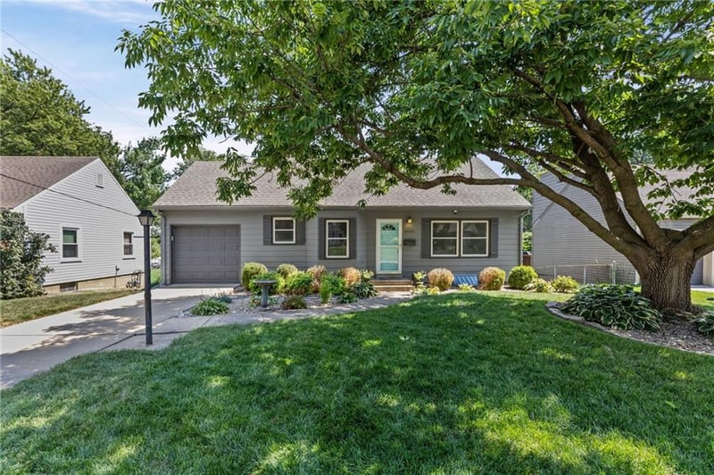 4935 Juniper St, Roeland Park, KS 66205