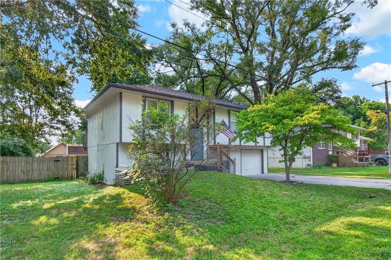 302 Clark St, Kearney, MO 64060