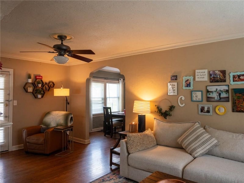 7551 Grand Ave, Kansas City, MO 64114