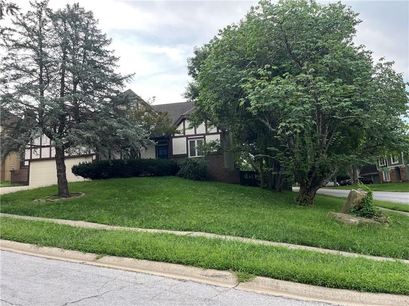 16213 136th Ter, Olathe, KS 66062