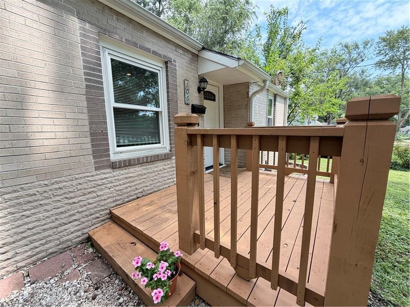 106 Ash St, Lee's Summit, MO 64063