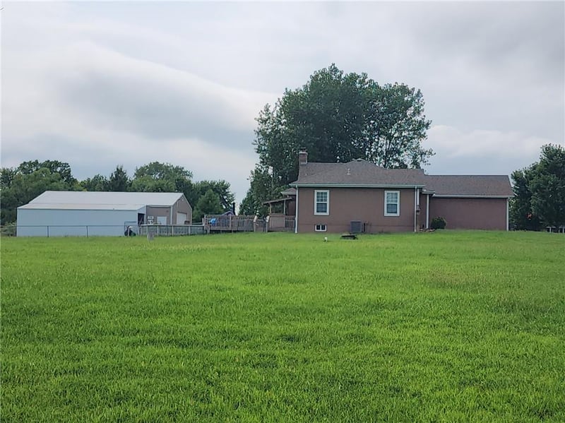 19505 217 St, Harrisonville, MO 64701