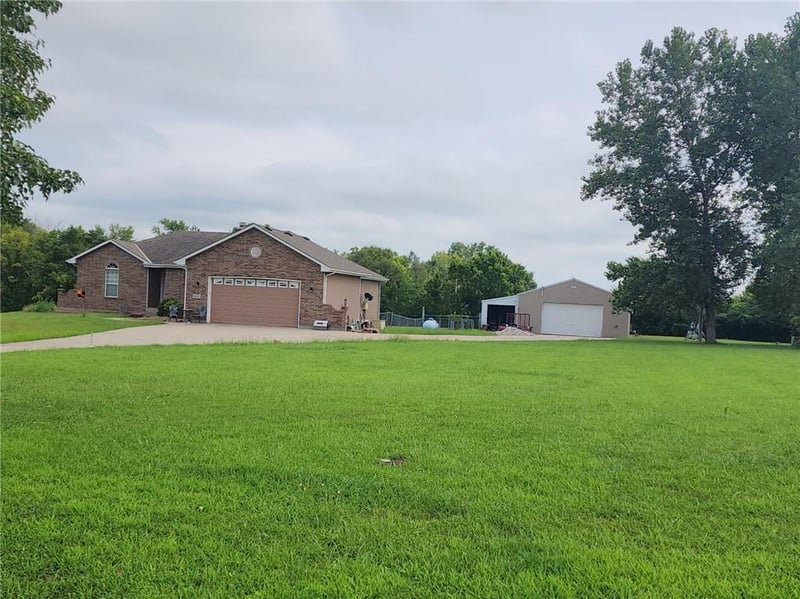 19505 217 St, Harrisonville, MO 64701