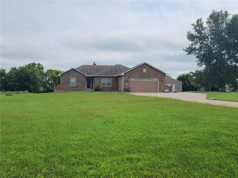 19505 217 St, Harrisonville, MO 64701