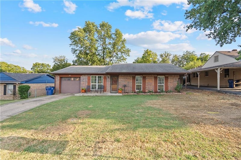 1307 W 1st St, Coffeyville, KS 67337