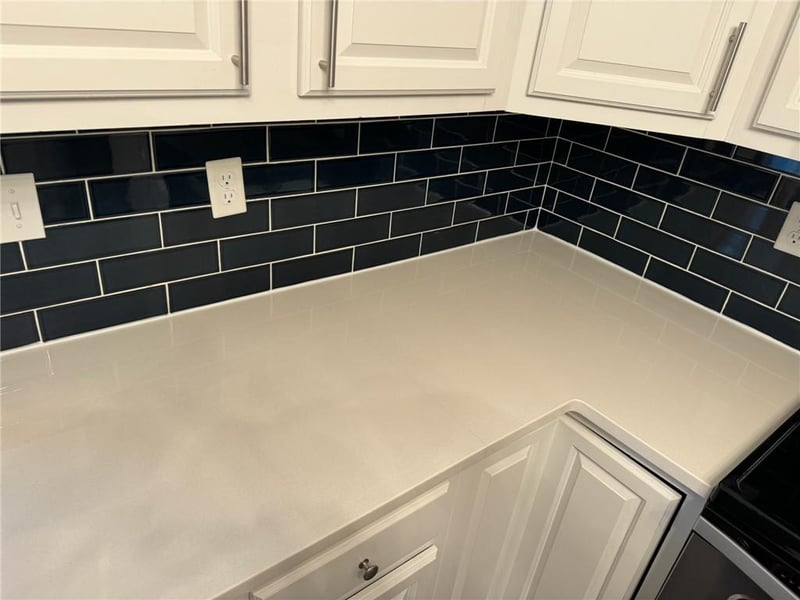 5605 W 49th St, Mission, KS 66202
