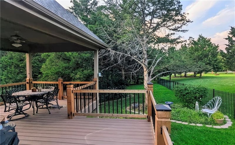 21400 W 98th Pl, Lenexa, KS 66220