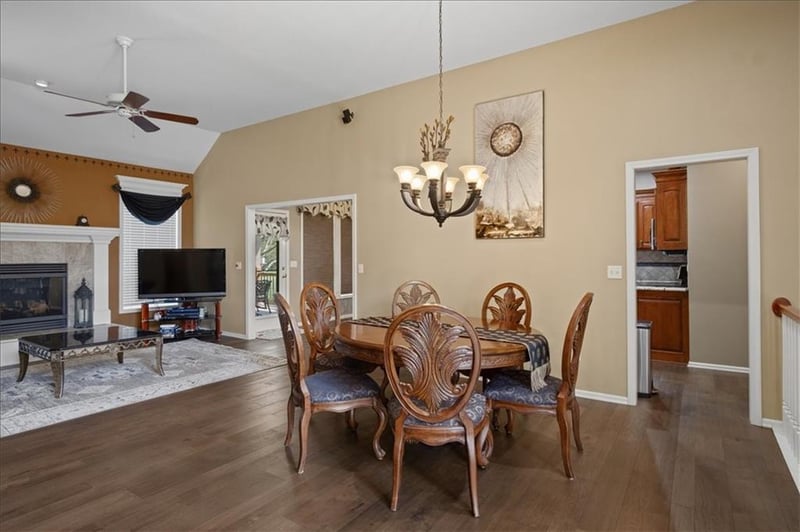 21400 W 98th Pl, Lenexa, KS 66220