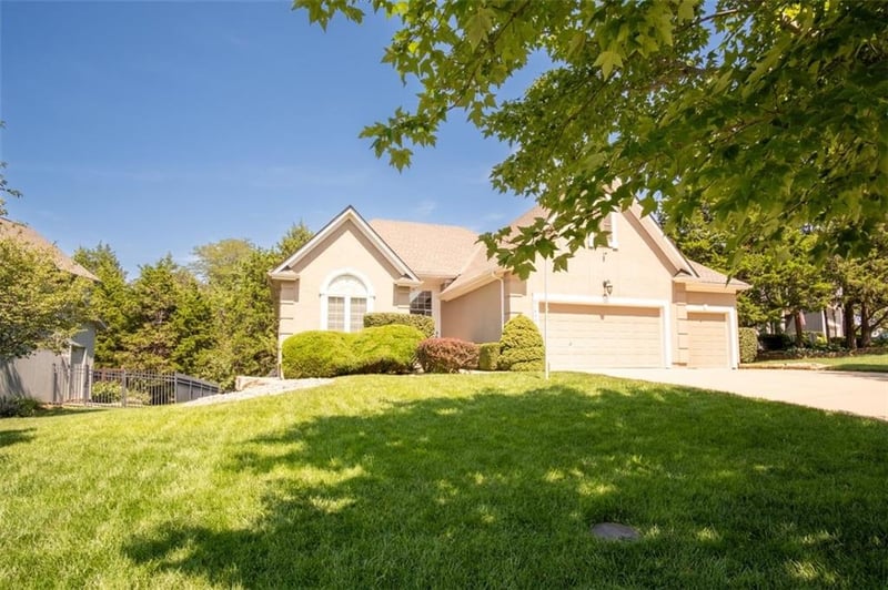 21400 W 98th Pl, Lenexa, KS 66220