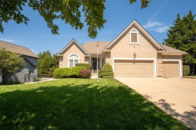 21400 W 98th Pl, Lenexa, KS 66220