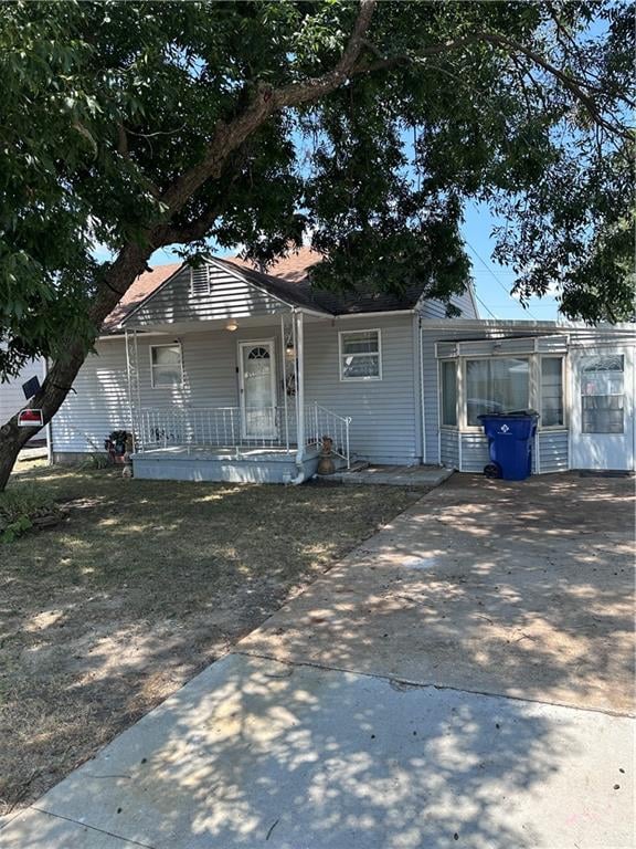 1214 W 5th St, Coffeyville, KS 67337