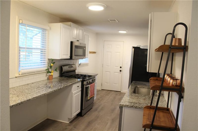 7609 Foster St, Overland Park, KS 66204