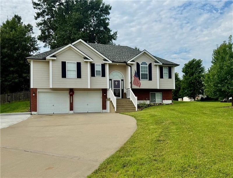 3708 N 112th St, Kansas City, KS 66109