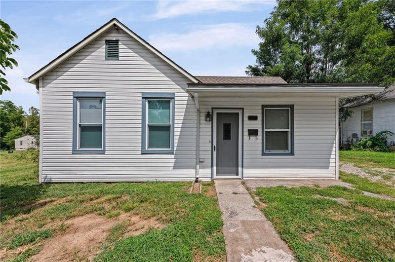 1138 Kansas St, Leavenworth, KS 66048