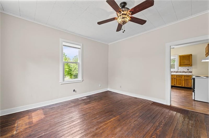 1138 Kansas St, Leavenworth, KS 66048