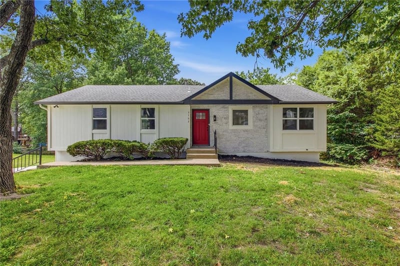3702 NE Grant St, Lee's Summit, MO 64064