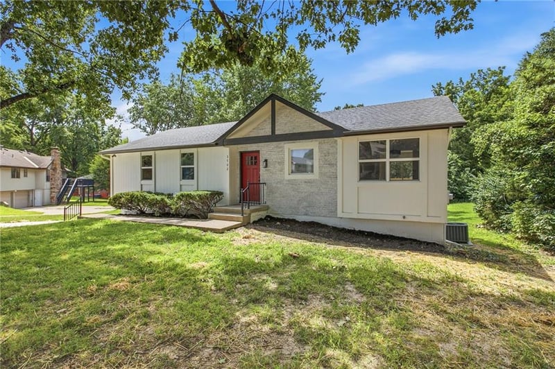 3702 NE Grant St, Lee's Summit, MO 64064