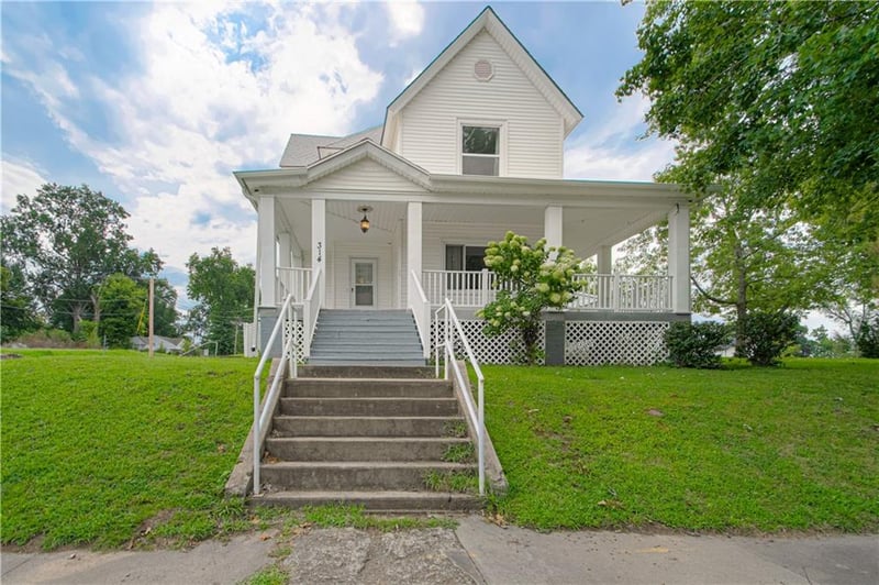 314 N Main St, Carrollton, MO 64633