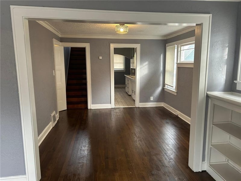 4129 College Ave, Kansas City, MO 64130