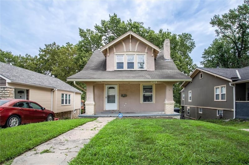 3013 Parkwood Blvd, Kansas City, KS 66104
