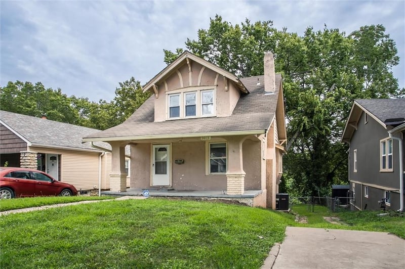 3013 Parkwood Blvd, Kansas City, KS 66104