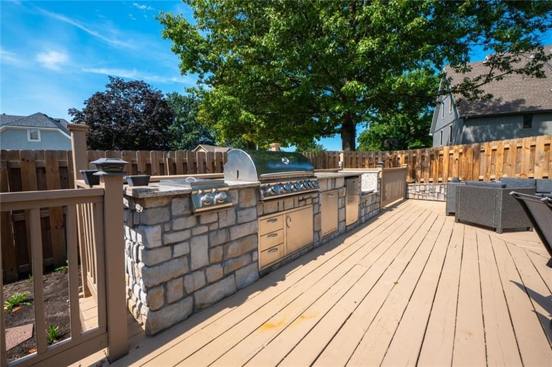 7000 N Agnes St, Gladstone, MO 64119