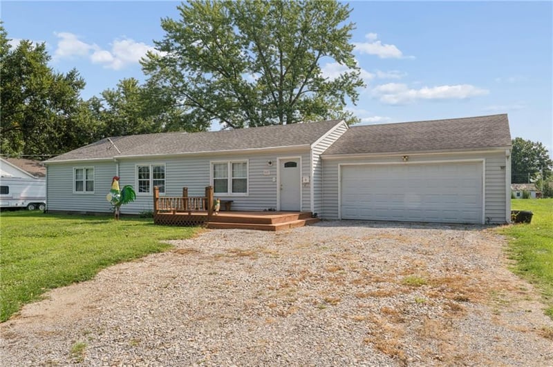 909 Daisy St, Sweet Springs, MO 65351
