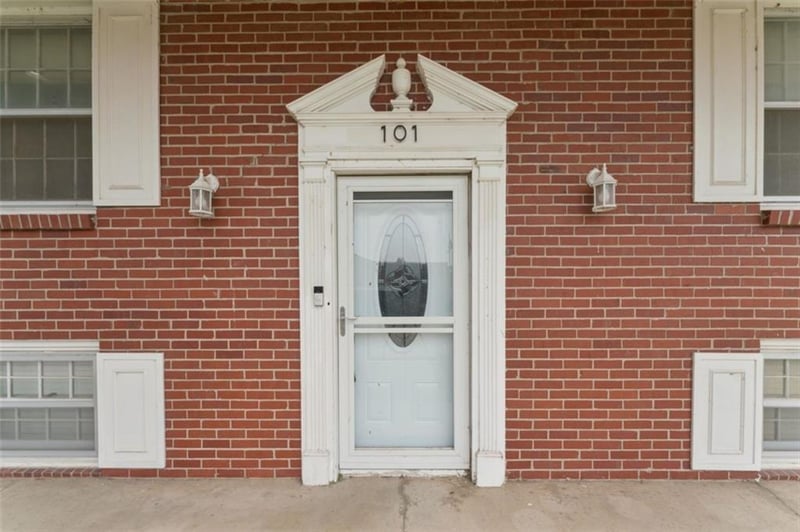 101 W Insley Ave, Bonner Springs, KS 66012
