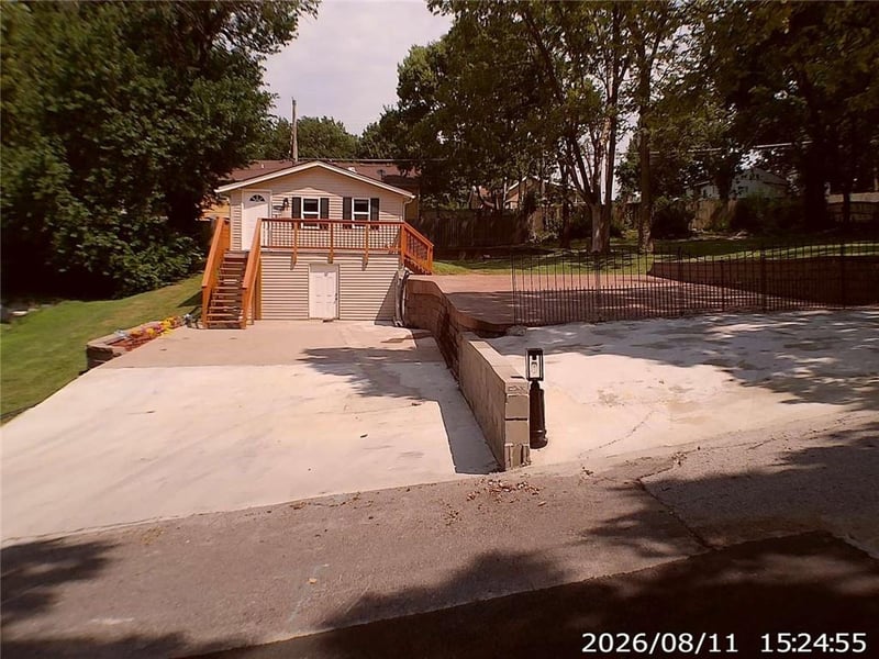 11406 E 10th St S, Independence, MO 64054