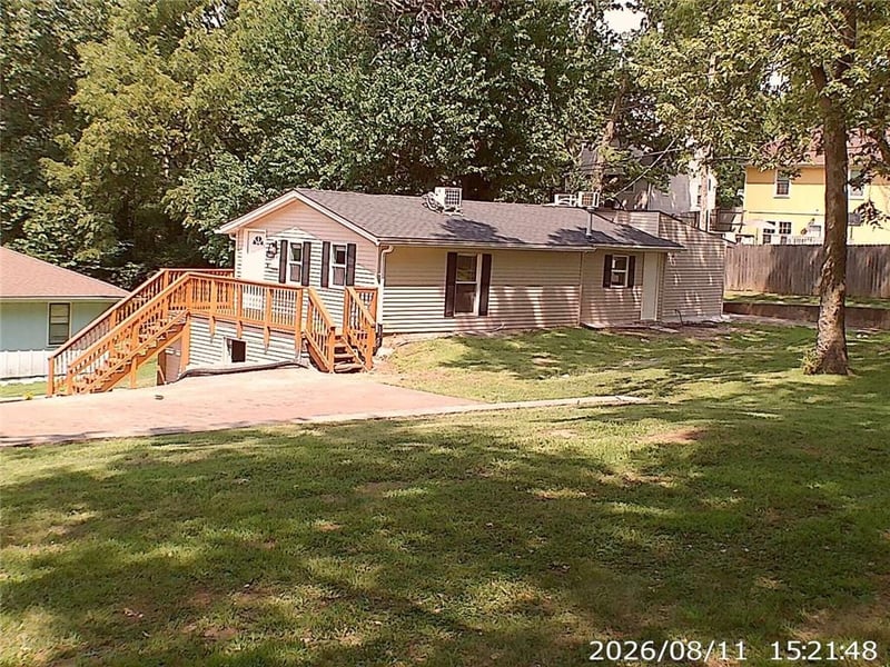 11406 E 10th St S, Independence, MO 64054