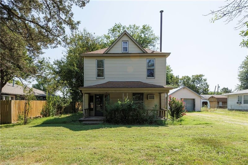 424 N 14th St, Fredonia, KS 66736