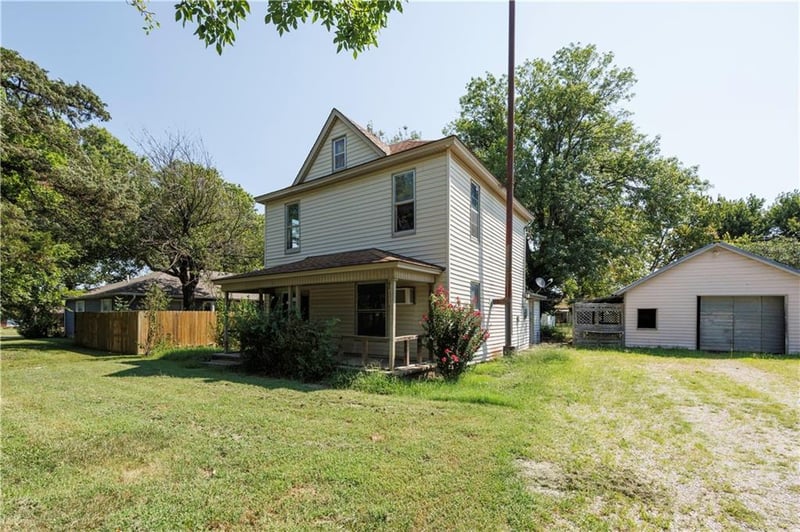 424 N 14th St, Fredonia, KS 66736