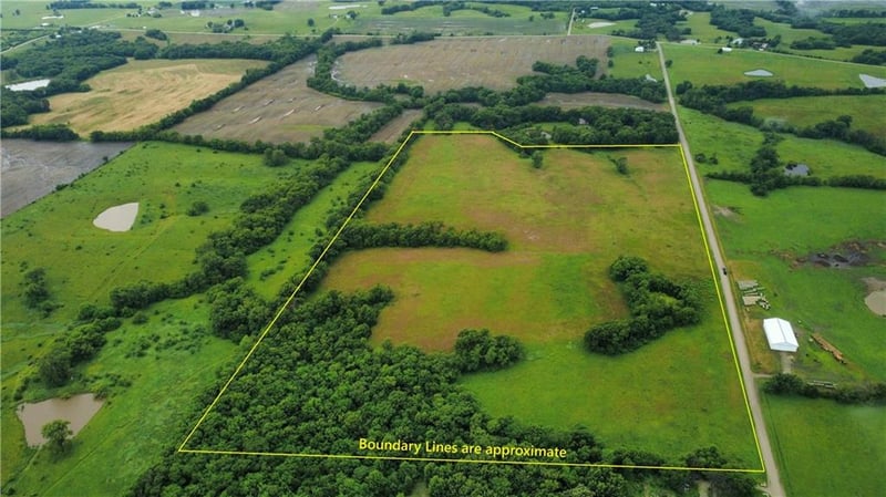 156 NE 30th St, Trenton, MO 64683