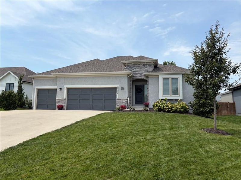 20108 Barker St, Spring Hill, KS 66083