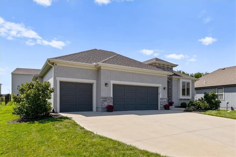 20108 Barker St, Spring Hill, KS 66083