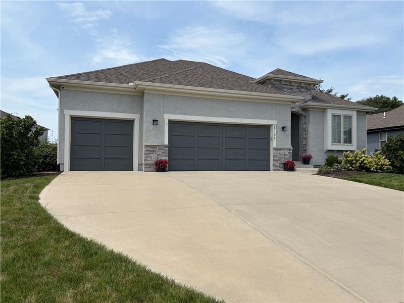20108 Barker St, Spring Hill, KS 66083