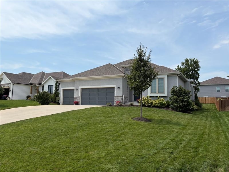 20108 Barker St, Spring Hill, KS 66083