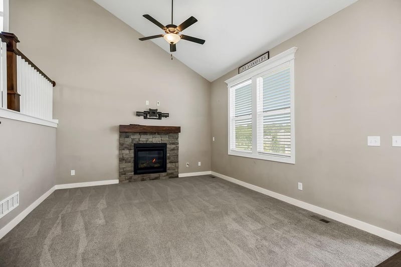 1524 N 156th St, Basehor, KS 66007