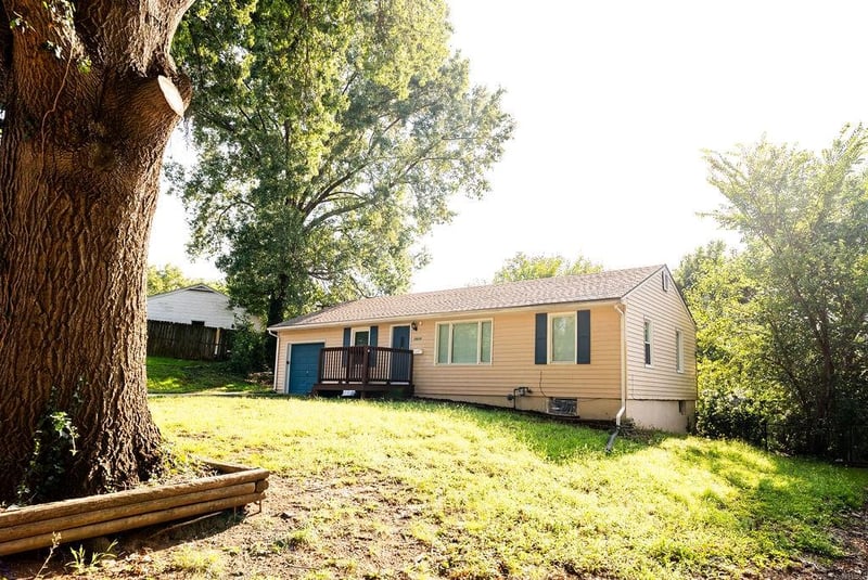 10010 Bellaire Ave, Kansas City, MO 64134