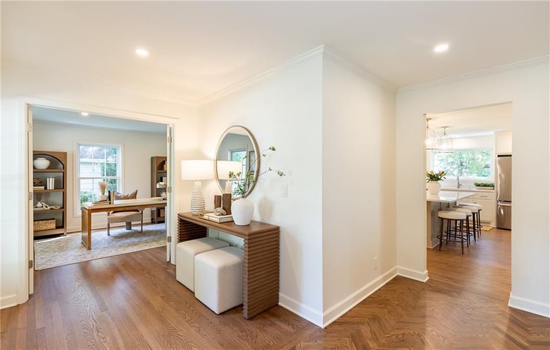9308 Alhambra St, Prairie Village, KS 66207