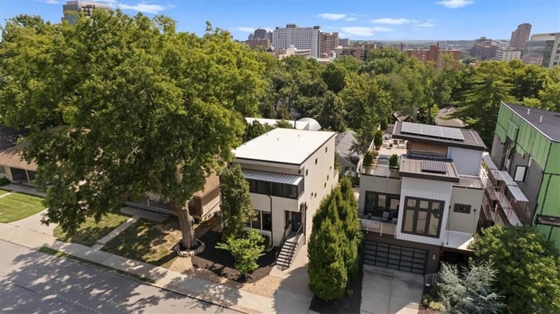 4727 Mercier St, Kansas City, MO 64112
