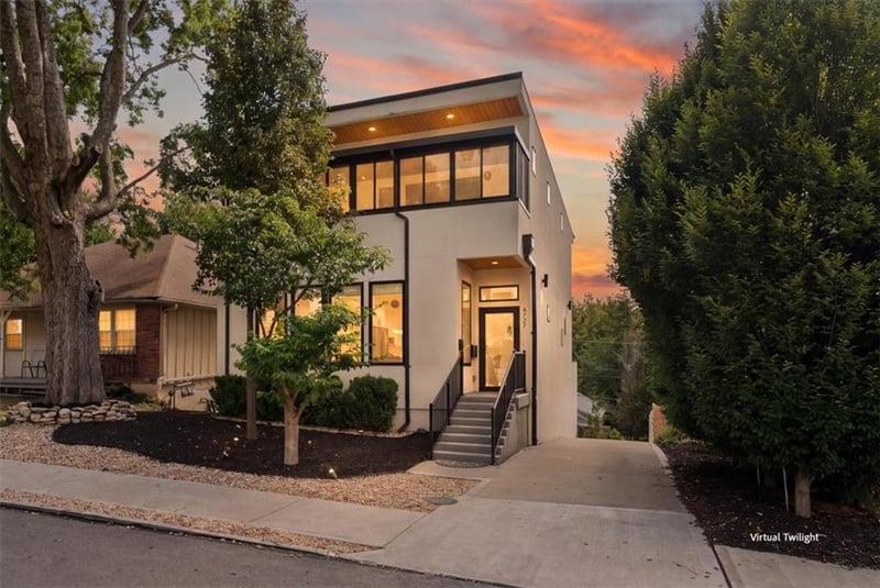 4727 Mercier St, Kansas City, MO 64112