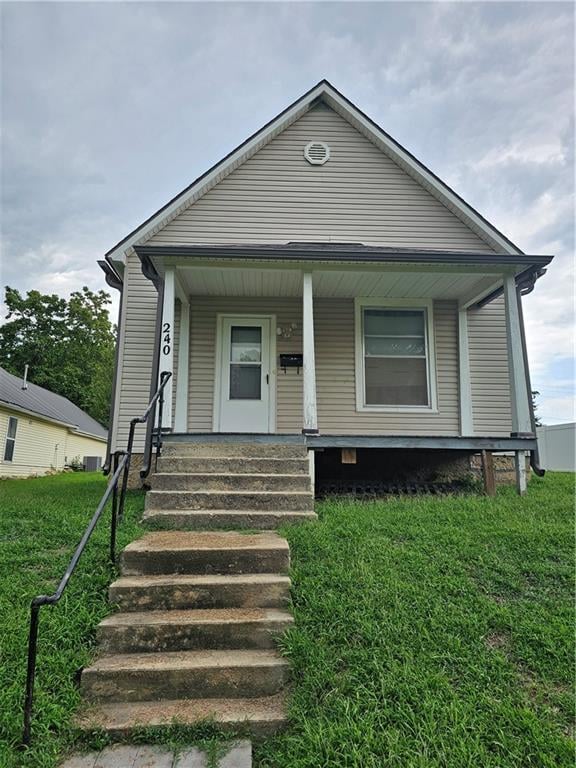 240 W 11th St, Horton, KS 66439