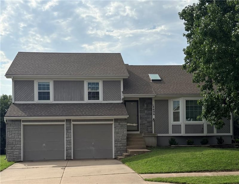 14606 Bristol Ave, Grandview, MO 64030