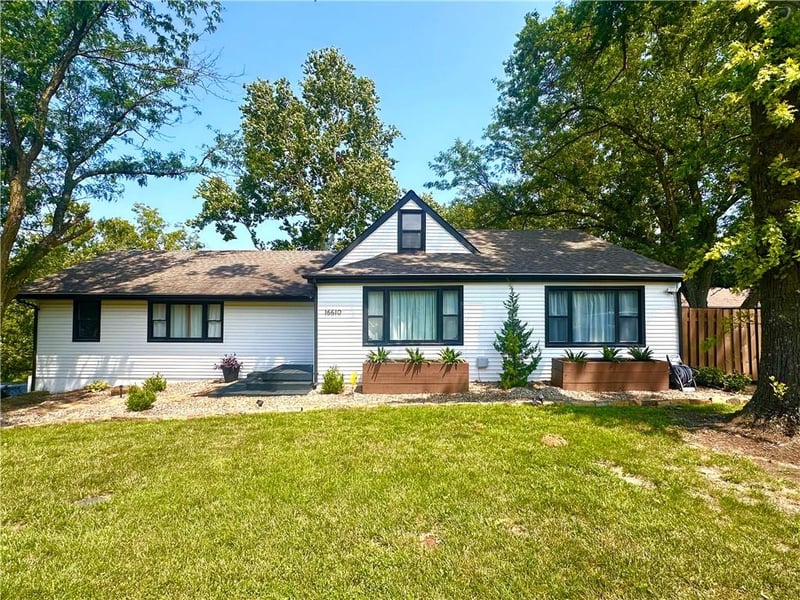 16610 NW 120th St, Platte City, MO 64079